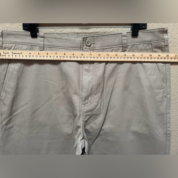 IZOD Khaki Flat Front Straigth Fit 38x30 - Picture 3 of 8